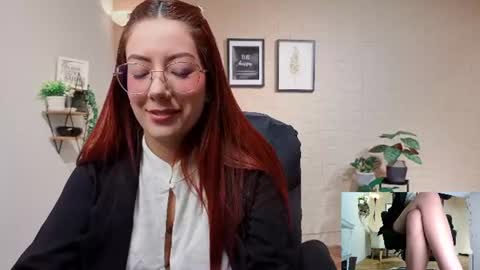 Abby Stones online show from August 1, 11:45 am