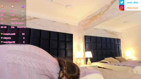 Abigail online show from December 4, 2:38 pm