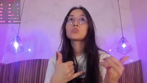 Abigail online show from July 4, 11:30 pm