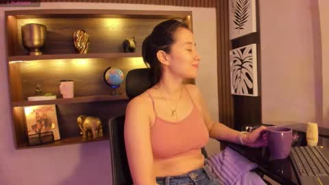 Abigail online show from March 5, 12:03 pm