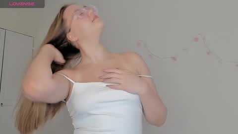 Abby    Stream at Sat  Sun  Mon  Fri online show from October 26, 2:18 pm