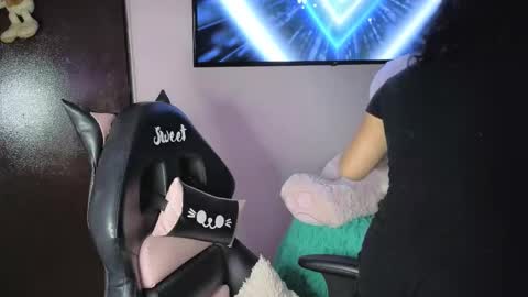     online show from March 14, 5:22 am