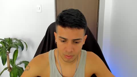 Snapshot of abelasburgo chatting on October 10, 6:25 pm Independence model AbelAsburgo online show from October 10, 6:25 pm