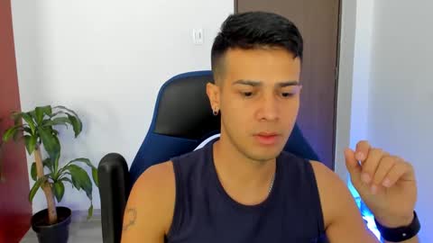 Snapshot of abelasburgo chatting on October 13, 7:38 pm Independence model AbelAsburgo online show from October 13, 7:38 pm