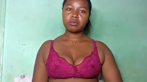 abella677022 online show from June 18, 5:46 am