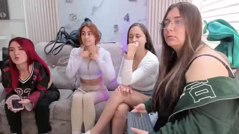 abella_as_ online show from April 27, 1:41 pm
