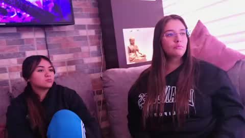 abella_as_ online show from July 28, 8:45 pm