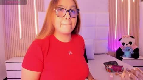 abril_snow online show from July 27, 7:00 pm