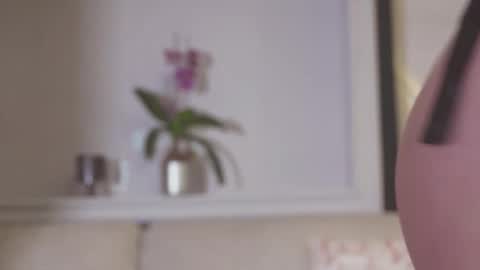 Abril Colls online show from April 26, 11:46 pm