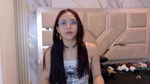 abrilmirren online show from May 2, 11:16 am
