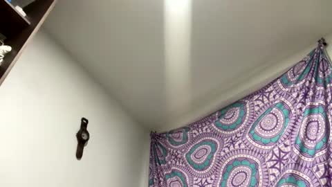 abrilsantosxo online show from June 15, 11:46 am