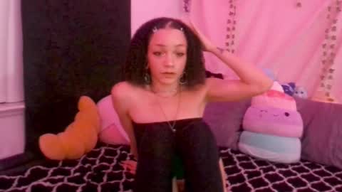 Snapshot of abruisedpeach chatting on October 8, 2:51 am Peach online show from October 8, 2:51 am