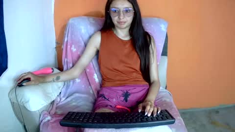 Ada naugthy28 online show from June 19, 11:33 pm