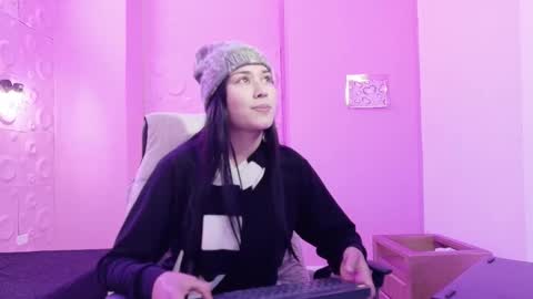 Adaira online show from November 7, 3:31 am