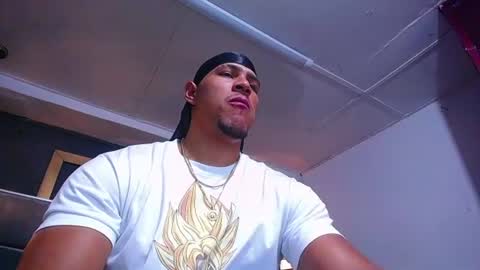 adam_fit19cm online show from July 2, 2:00 pm
