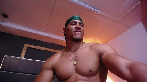 adam_fit19cm online show from April 29, 5:30 pm