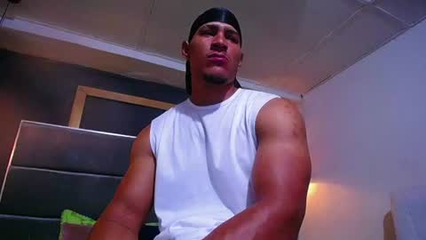 adam_fit19cm online show from August 1, 2:18 pm