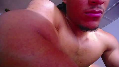 adam_fit19cm online show from July 28, 6:20 pm