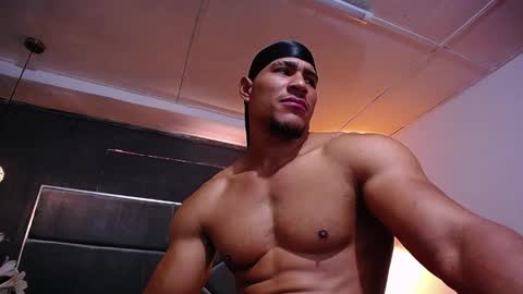 adam_fit19cm online show from March 6, 3:22 pm