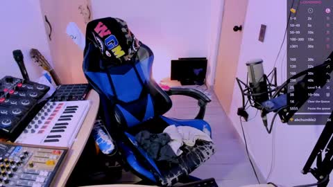 Snapshot of adam_rocket chatting on January 29, 12:33 am  Adam online show from January 29, 12:33 am