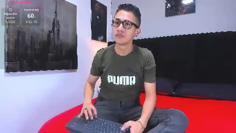 adam_walker_1 online show from July 28, 3:54 pm