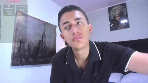 adam_walker_1 online show from July 14, 3:17 pm