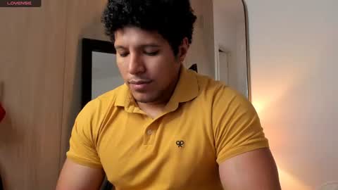 adambrocs1 online show from July 17, 1:07 am