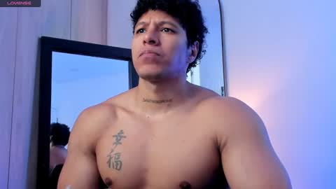 adambrocs1 online show from July 10, 3:39 pm
