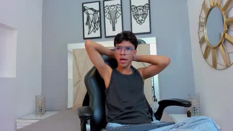 Adams Bobby online show from December 15, 11:39 am