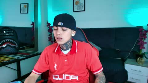 AdamsWalkerr  online show from April 22, 1:29 pm