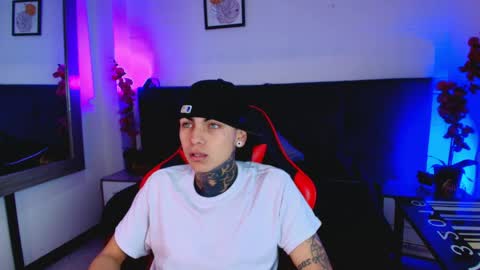 AdamsWalkerr  online show from May 2, 1:06 pm