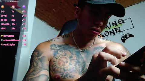 Snapshot of adan_hudson chatting on February 13, 2:34 am Anderson online show from February 13, 2:34 am