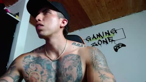 Snapshot of adan_hudson chatting on December 22, 12:50 am Anderson online show from December 22, 12:50 am