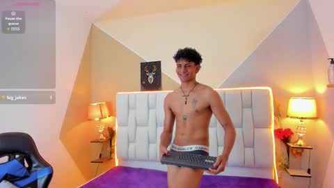 Snapshot of adan_oriol chatting on October 4, 4:10 am Adan Oriol online show from October 4, 4:10 am