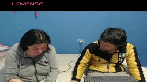 Adan and Eva online show from May 19, 6:37 pm