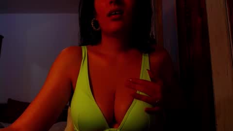 Snapshot of addicted2uts chatting on October 20, 11:10 pm amy online show from October 20, 11:10 pm