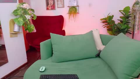 adeellee online show from April 30, 5:40 pm