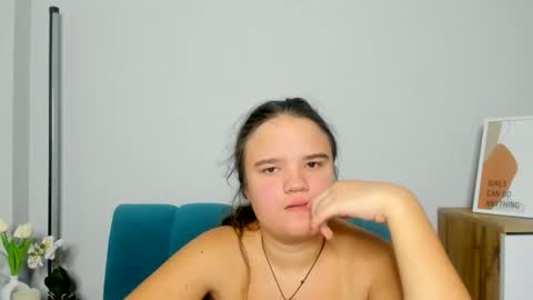 Snapshot of adelecruzz chatting on October 20, 7:57 am adelecruzz online show from October 20, 7:57 am