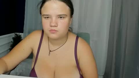 Snapshot of adelecruzz chatting on September 24, 12:01 pm adelecruzz online show from September 24, 12:01 pm