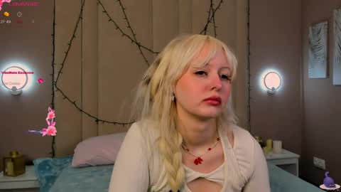 adelesilvy online show from April 27, 1:36 am