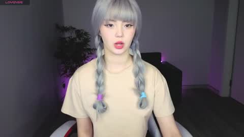 adelina__flower online show from May 2, 3:23 am