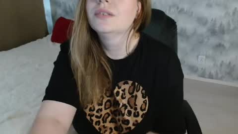 adelinalawson online show from June 28, 12:23 pm