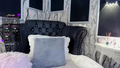 adelinemoretti online show from February 26, 8:12 pm