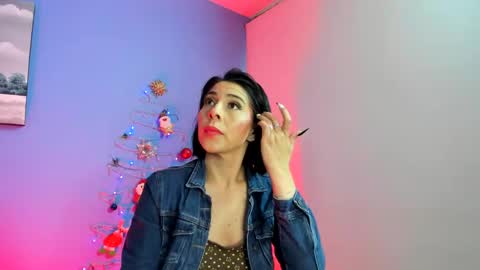 Snapshot of adellelennox_cg chatting on December 27, 11:28 am Adelle online show from December 27, 11:28 am