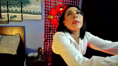 Snapshot of adellelennox_cg chatting on September 10, 11:00 am Adelle online show from September 10, 11:00 am