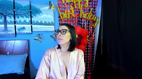 Snapshot of adellelennox_cg chatting on September 16, 6:44 pm Adelle online show from September 16, 6:44 pm