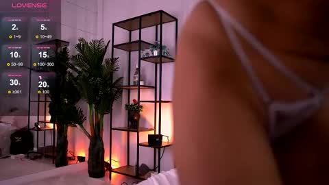 Adelle online show from October 20, 4:28 am