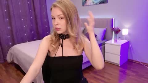 adelllovely online show from June 23, 11:50 am