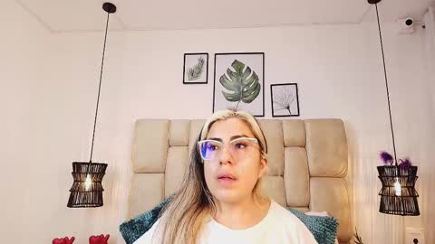 AdharaSmithh online show from February 26, 5:57 am