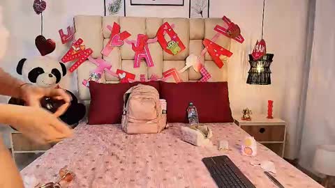 AdharaSmithh online show from September 18, 8:24 pm